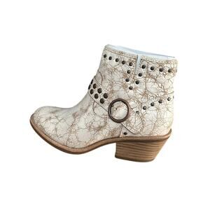 NIB Sofft Allene II 6.5M Western Chic Suede Antique Stud Ankle Boots Natural